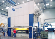 Schneid- und Umformpressen mit LinkDrive